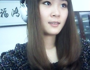 制服上的蓝点主播照片