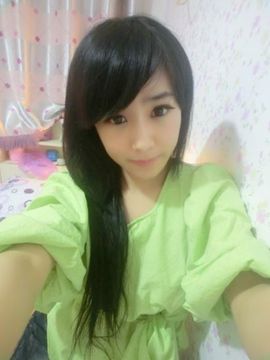 伶N听主播照片