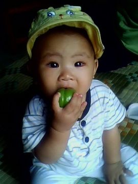 郑包贼主播照片