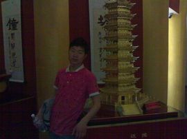 肖磊彬主播照片