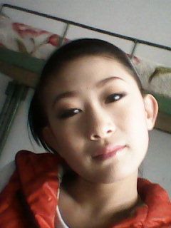 艺校小美主播照片