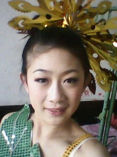 艺校小美主播照片