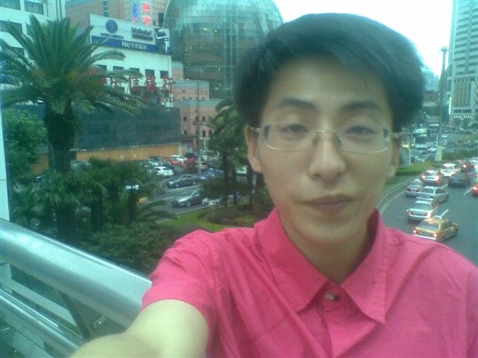 F冯征利主播照片