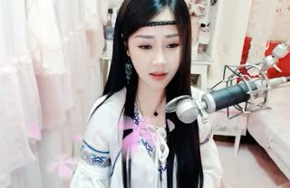 美女主播翻唱歌曲《锦鲤抄》~