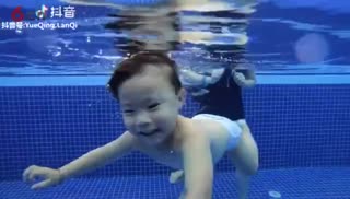 给宝宝在水中的镜头感点赞，乐清中心