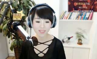 美女送你一片《青花瓷》