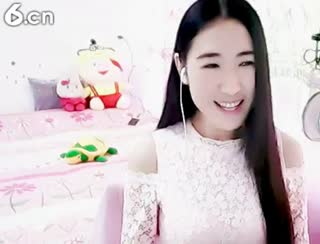 六间房热门美女蓝铯竹叶