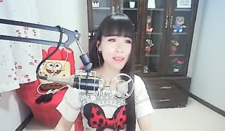 长发妹纸秀唱《蝴蝶泉边》~嗓音真好~