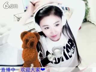 六间房美女主播夏目七视频互动