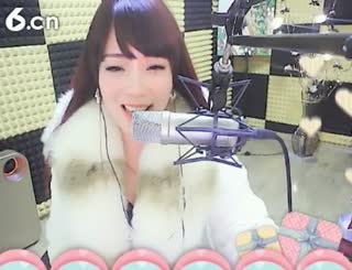 六间房呆萌女主播♬&hearts;瑶&hearts;代理互动直播中