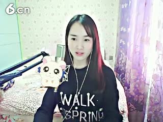 六间房性感主播╰♥小鹿乱撞？互动直播中