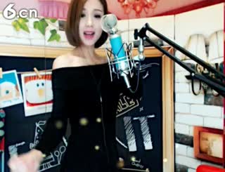 六间房性感主播☜某☞♀嘉嘉互动直播中