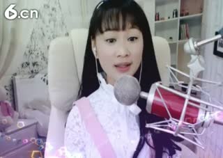 六间房美女主播゛﹏❤〆傣族姑娘雉児直播间互动
