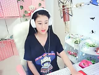 《老公让我为你捶捶背》~老公快来看看我的美