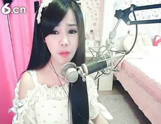 六间房美女主播╰⋛泡沫ღ寒兮⋚╯秀场直播