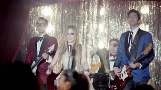Avril Ramona Lavigne-Here‘s To Never Growing Up.mp