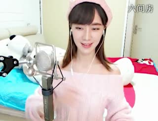 六间房美女主播诗然&conint;&conint;深情演唱