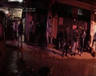 假军官骂民警：见首长都不会敬礼