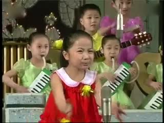 朝鲜幼儿园小朋友合唱，表情集体开挂