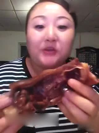 一个月之内我不会吃肉了，这娘们谁想领走？