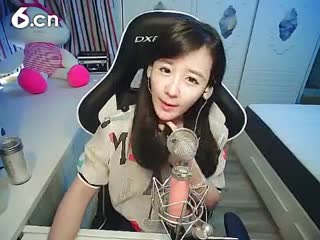 六间房美女主播久美。秀唱视频