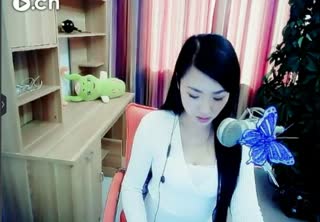六间房最红美女主播【莉莎】秀唱直播