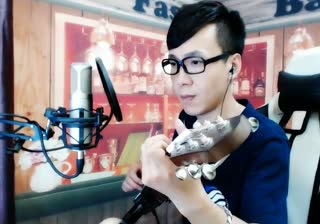 小明吉他弹唱~低沉忧郁的声音~