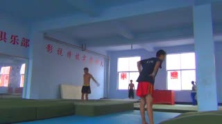 殷家班空翻特技教学