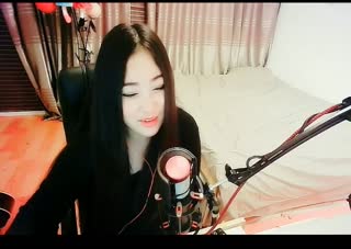 每一次《当爱在靠近》~感觉他在紧紧的抱住你~