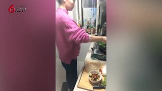 美味的凉拌菠菜粉丝你喜欢吗 17.10.25