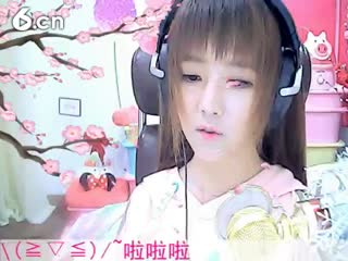 六间房美女主播小鱼儿秀唱第一次爱的人视频