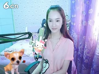 六间房性感主播╰♥小鹿乱撞？互动直播中