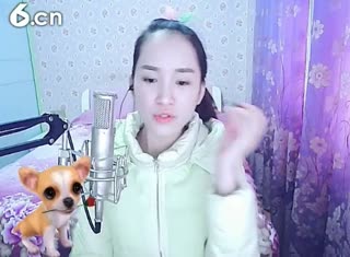 六间房呆萌女主播╰♥小鹿乱撞？秀唱视频