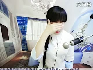 六间房秀场真人主播水晶娃娃互动直播中