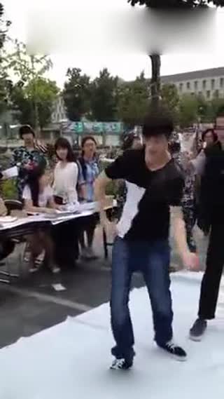 南大校草蒲熠星街舞视频