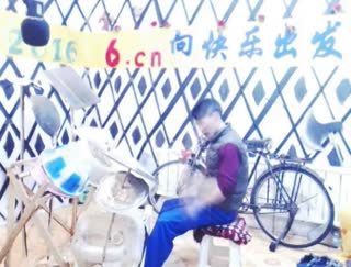 草根大神”架子鼓“演奏《社会摇》
