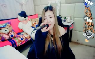 狂野美女用摇滚带你HI