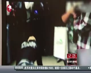 男子上海地铁扮僵尸吓人被拘留