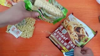 三个国家方便面比拼