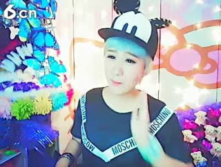 六间房优秀主播银发魔女💋莜筱兮 聊天交友