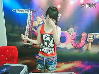 六间房呆萌女主播⒎門★暮歌丫宝 互动直播中