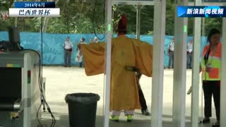 世界各国球迷奇装异服抢眼球
