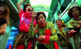 日本女子偶像团体“欧巴酱”走红 成员全部超50岁