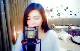 一段老歌让美女和你《牵手》