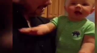 看看宝宝小时候是如何叫爸爸妈妈的