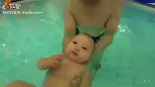 听说仰漂和吃手是绝配，5个月的元宝，来自太原中心。