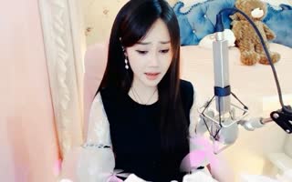 文雅美女为你深情唱一曲，很好听！